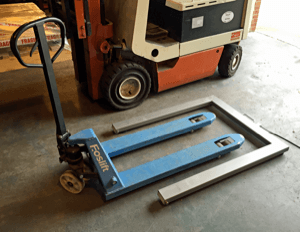 U-shaped scale ideal for warehouses and factories with pallet trucks